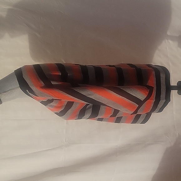 V-Neck Plunge Black & Red Striped Short Sleeve Sweater by New York & Co, Size: L - Picture 3 of 7